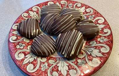 Soft honey gingerbread (Lebkuchen) is part of our Christmas biscuit selection bag. We will have these for you at Hitchin market this Saturday and St Albans farmer’s market on Sunday. #visithitchin #stalbansfarmersmarket